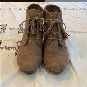 Dr Scholls Memory Foam Cool Fit Booties.